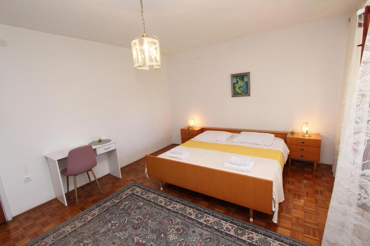 Rooms And Apartments Dino Ровинь Экстерьер фото