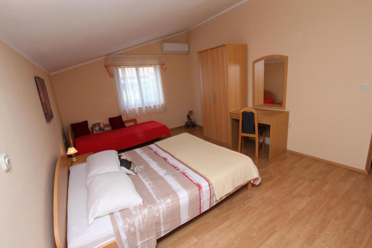 Rooms And Apartments Dino Ровинь Экстерьер фото