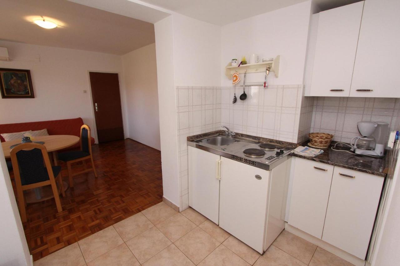 Rooms And Apartments Dino Ровинь Экстерьер фото