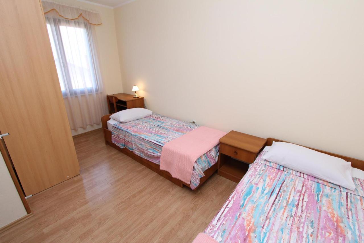 Rooms And Apartments Dino Ровинь Экстерьер фото