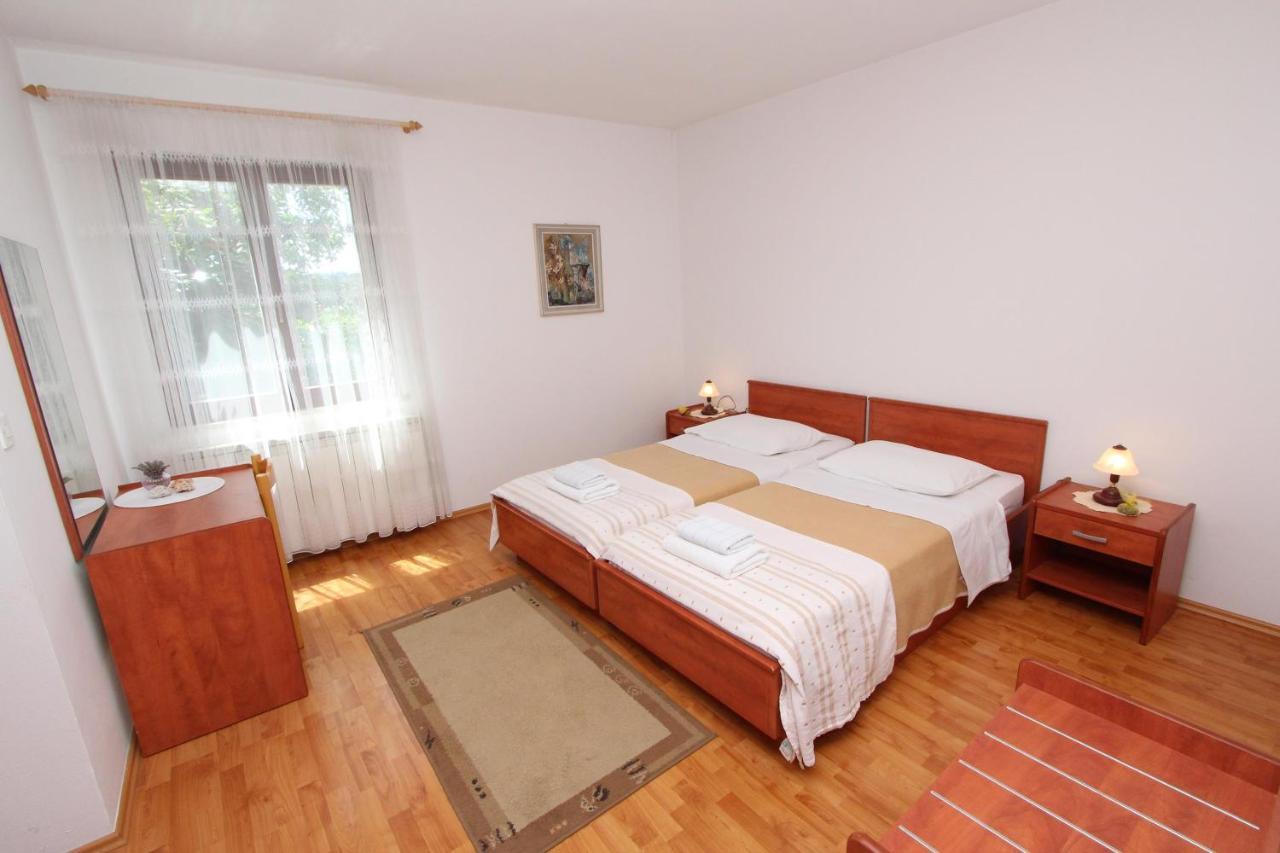 Rooms And Apartments Dino Ровинь Экстерьер фото