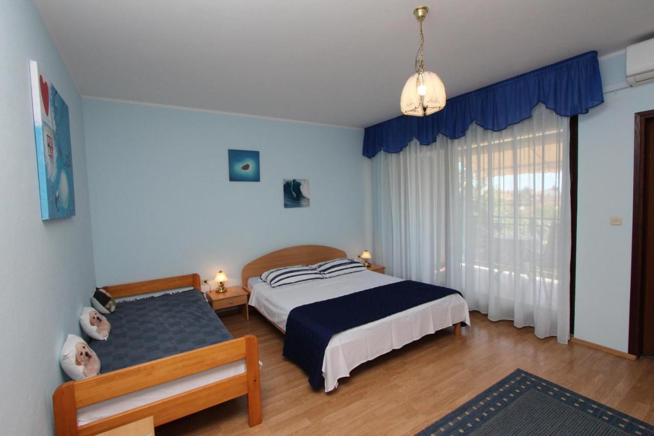 Rooms And Apartments Dino Ровинь Экстерьер фото