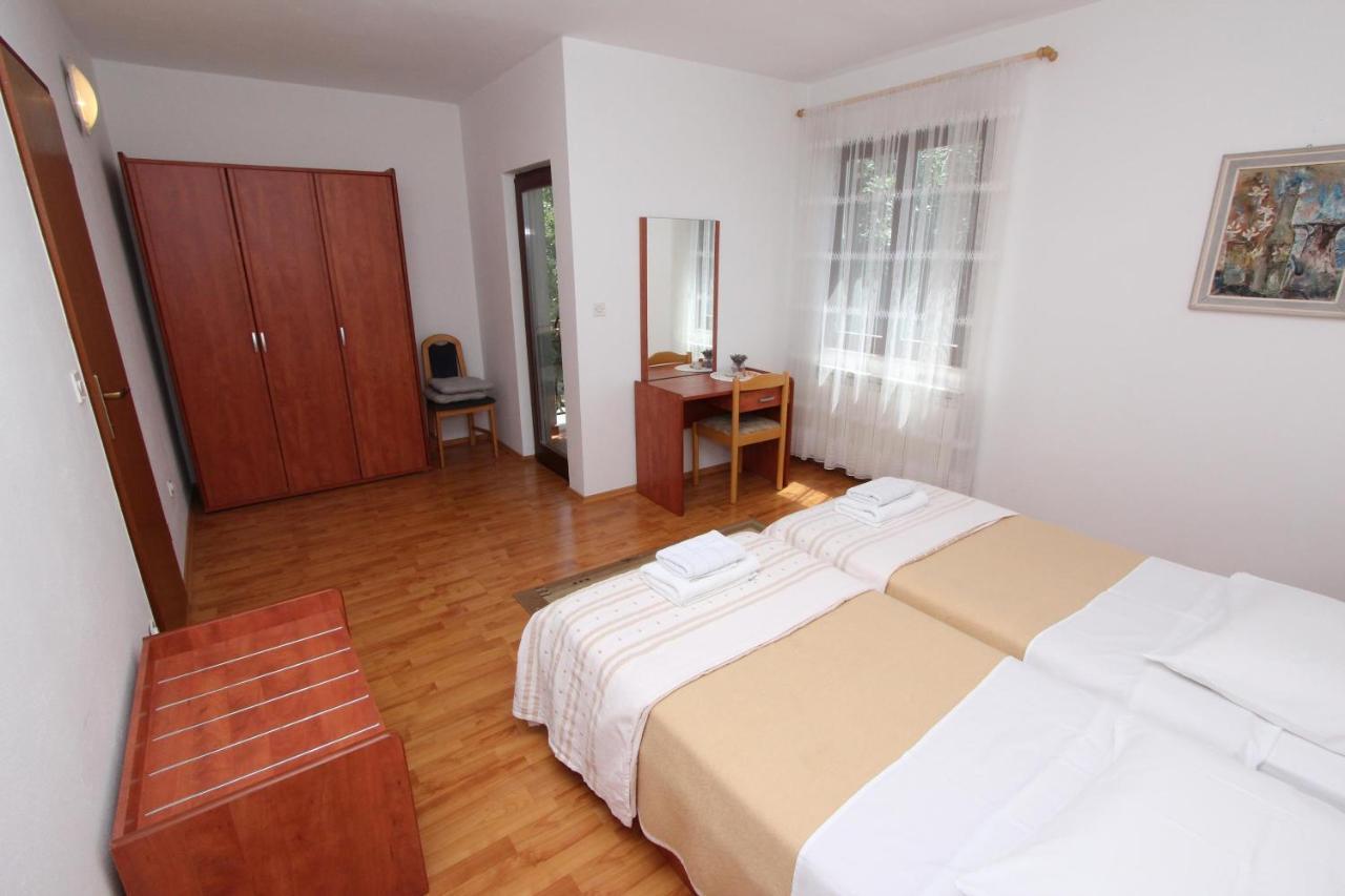 Rooms And Apartments Dino Ровинь Экстерьер фото