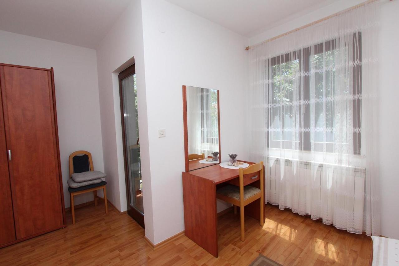 Rooms And Apartments Dino Ровинь Экстерьер фото