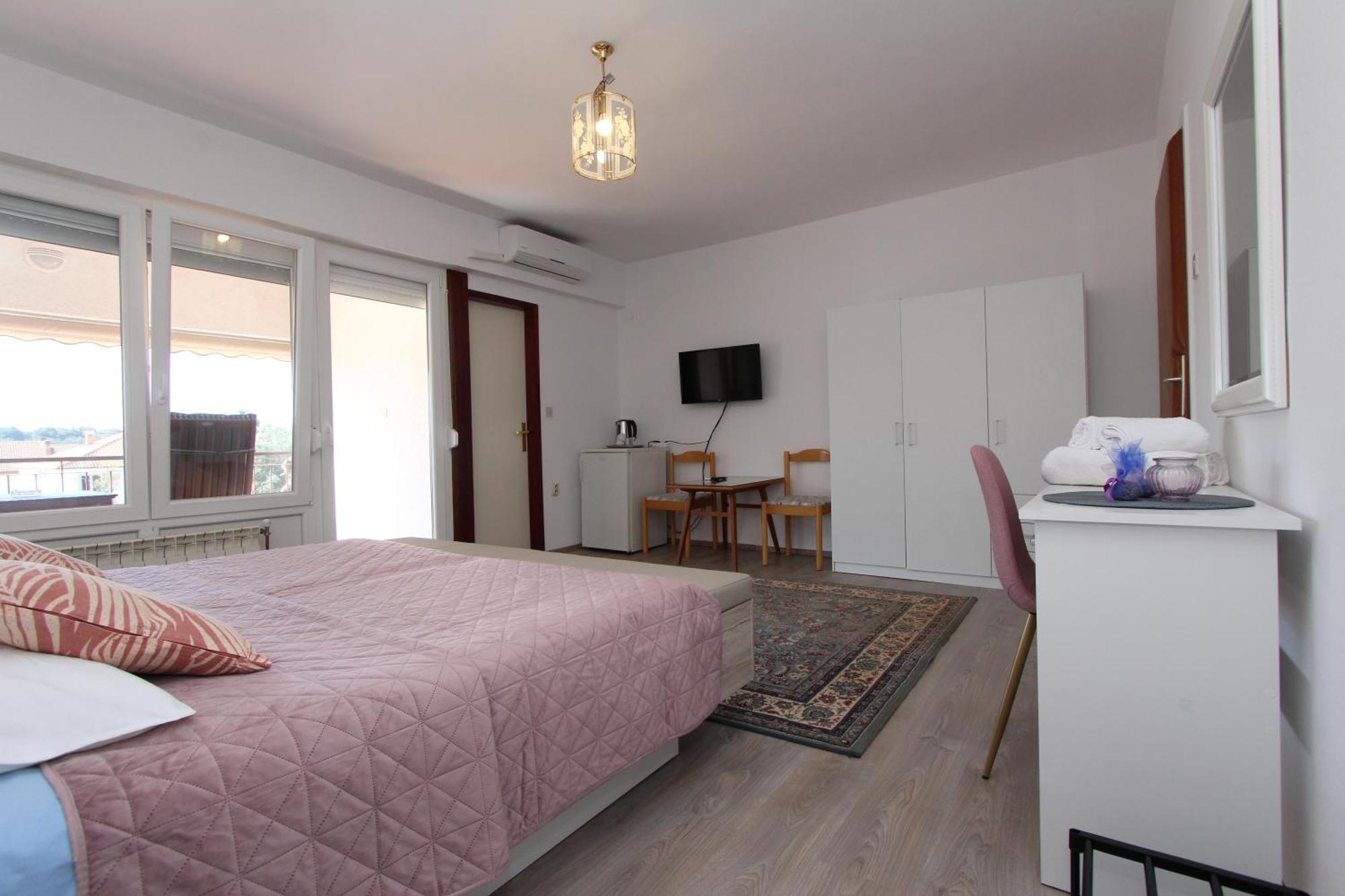 Rooms And Apartments Dino Ровинь Экстерьер фото